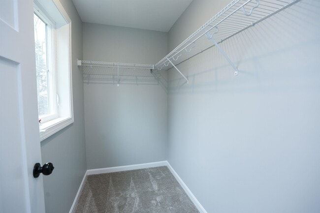 Building Photo - 231 Putnam Hill Rd