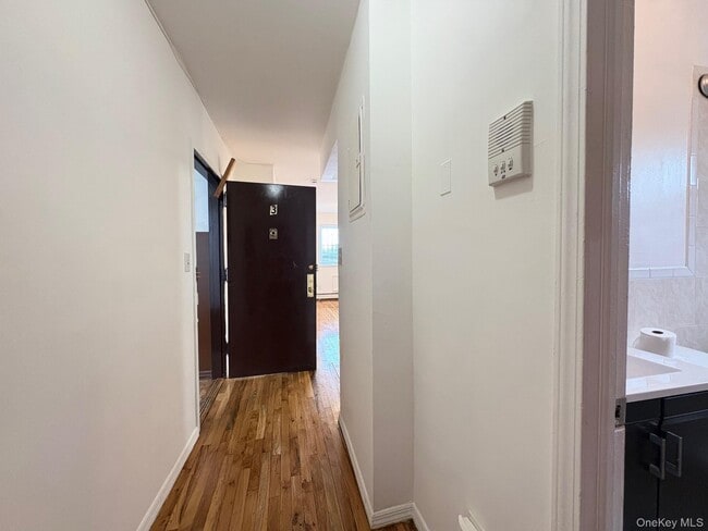 Building Photo - 584 New Jersey Ave