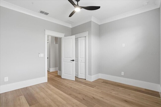 Building Photo - 15165 Serene Shrs Lp