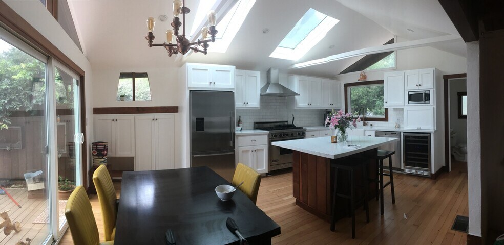 Building Photo - 14 St Jude Rd