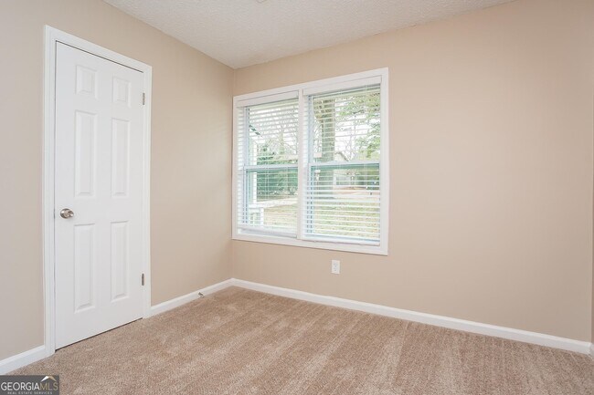 Building Photo - 141 Montego Cir