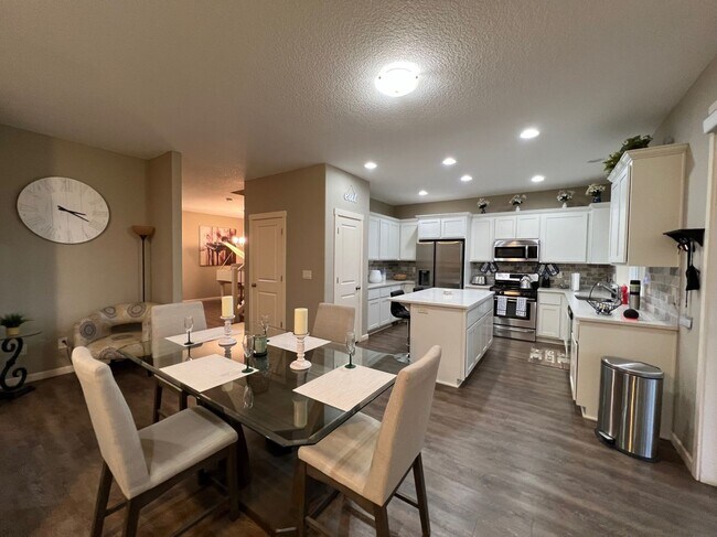 Building Photo - Beautiful Gresham 4 Bed, 2.5 Bath Home!