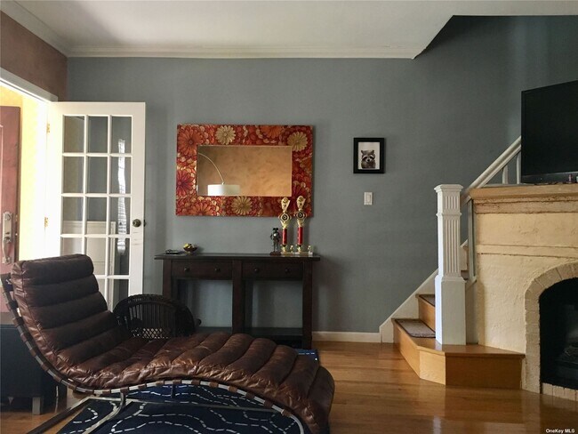 Building Photo - 68-41 Harrow St