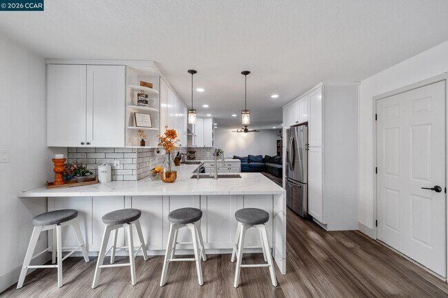 Building Photo - 1208 Roseann Dr