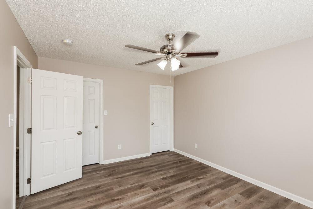 Building Photo - 2000 Salmon River Dr