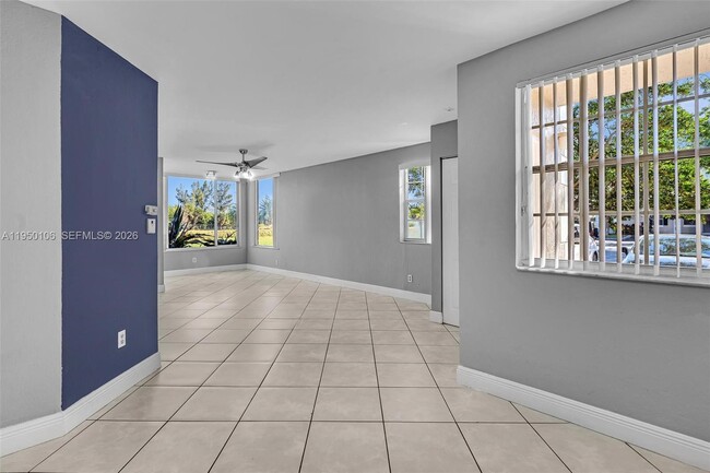 Building Photo - 2881 N Oakland Forest Dr