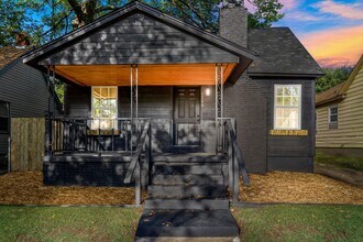 Building Photo - Stunning 2 Bedroom 2 Bath in the heart of Tulsa!
