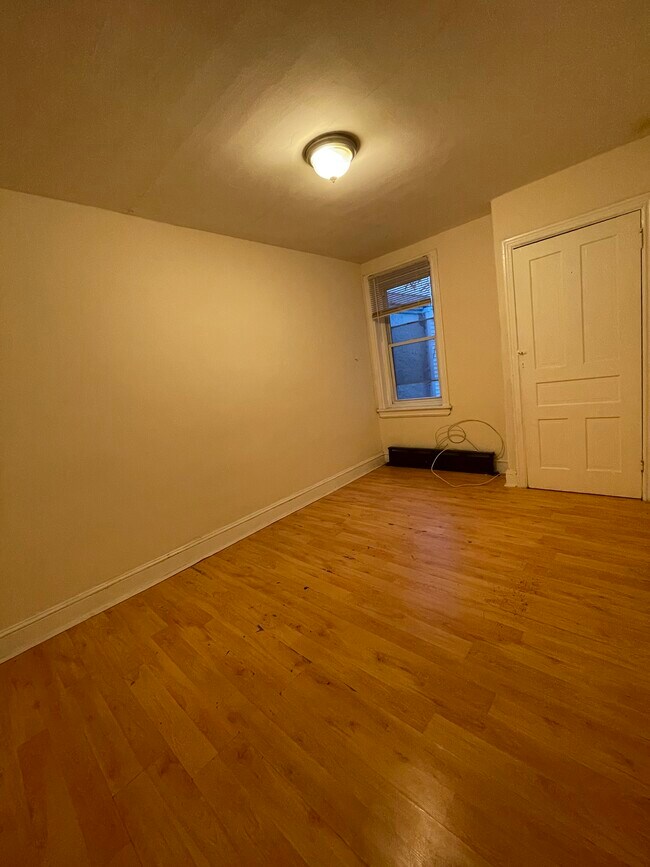 Building Photo - 840 E Westmoreland St