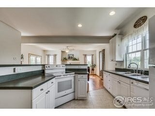 Building Photo - Charming Waterglen 3 Bedroom with a Den!