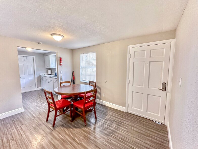 Building Photo - 4811 E Curtis St