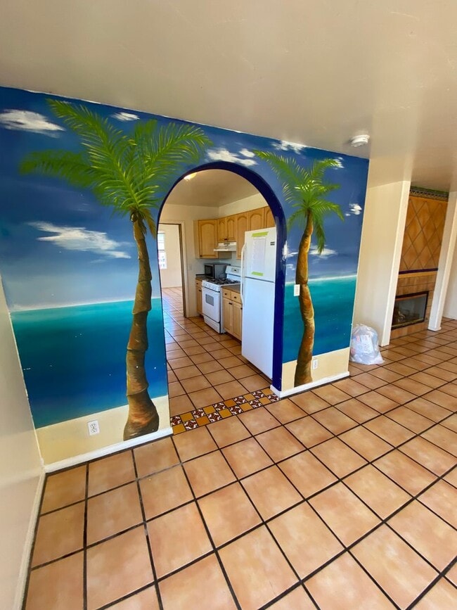 Building Photo - 6636 Del Playa Dr