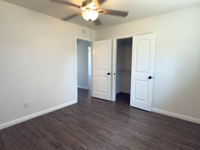 Building Photo - Newly Remodeled 2 Bedroom 1 Bath House!