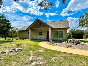Building Photo - Guest Home in the Gated Saddlewood Estates