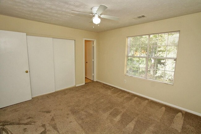 Building Photo - 210 Arborfield Way