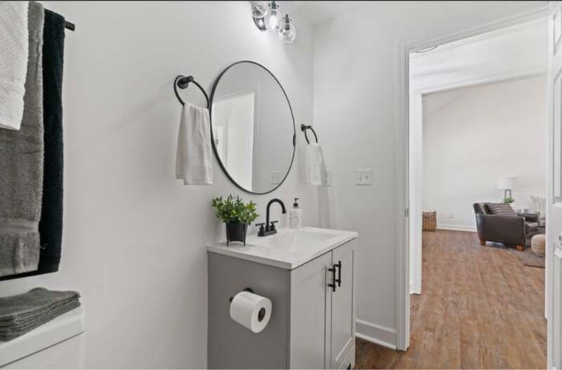 Building Photo - 629 Spencer Ave