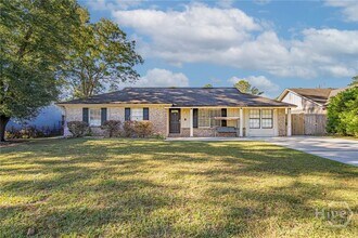 Building Photo - 17 Oxford Ct