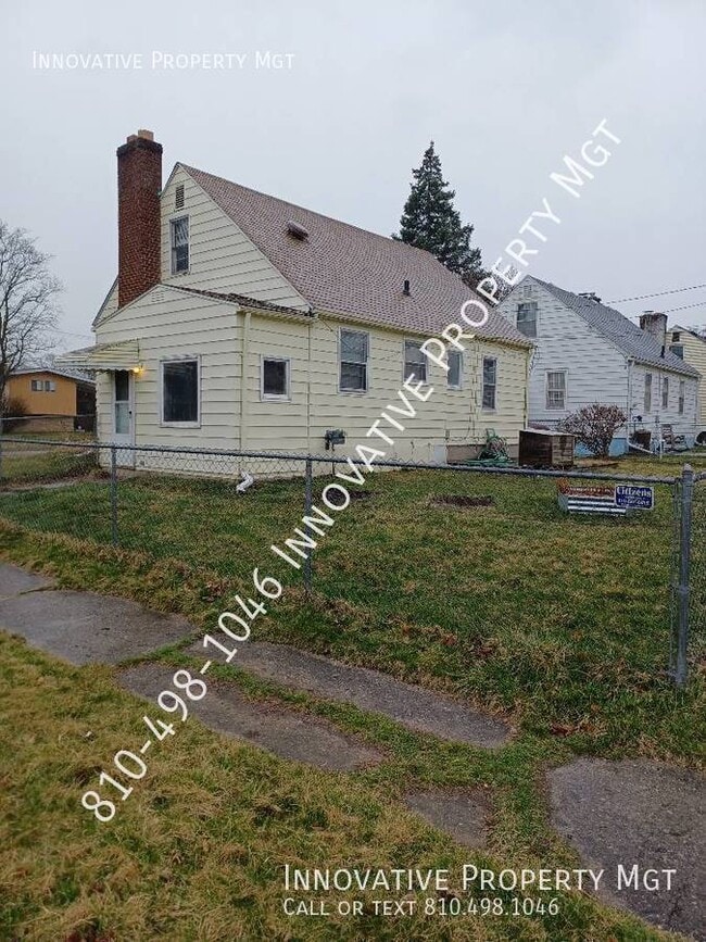 Building Photo - 2413 Mountain Ave