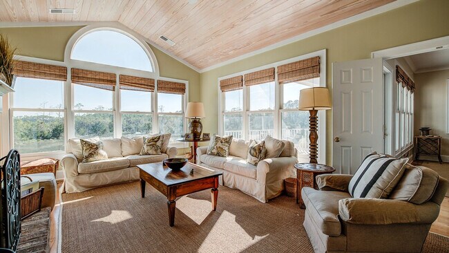 Building Photo - 15 Nautica Way