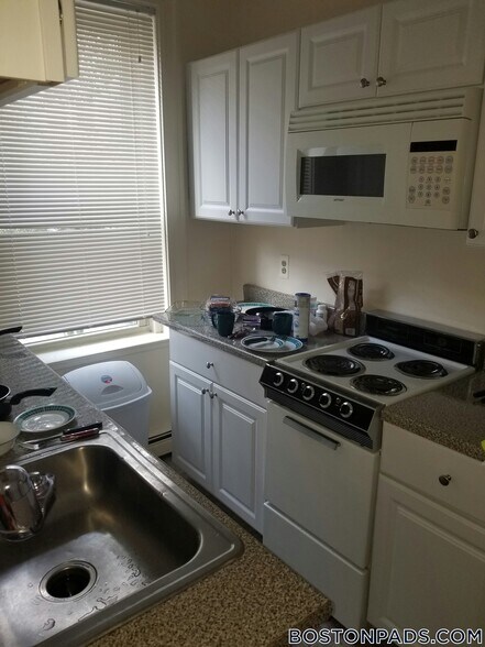 Building Photo - 15 Colborne Rd