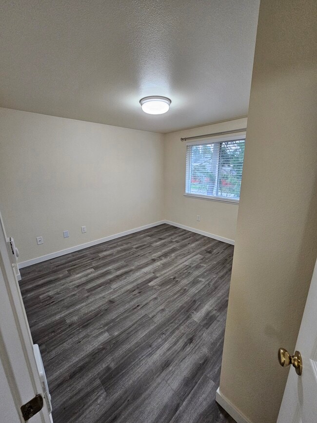 Building Photo - 12822 117th St E