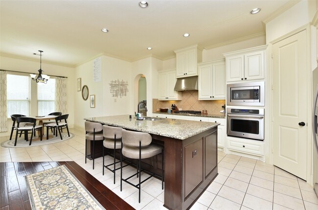 Building Photo - 13117 Stoneleigh Terrace Dr