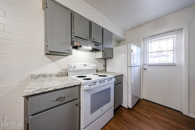 Building Photo - 2226 W Heatherbrae Dr