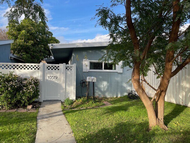 Primary Photo - 10519 Chandler Blvd