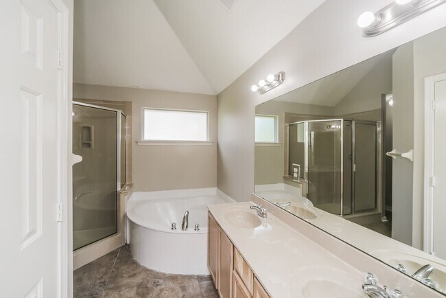 Building Photo - 4880 Briona St