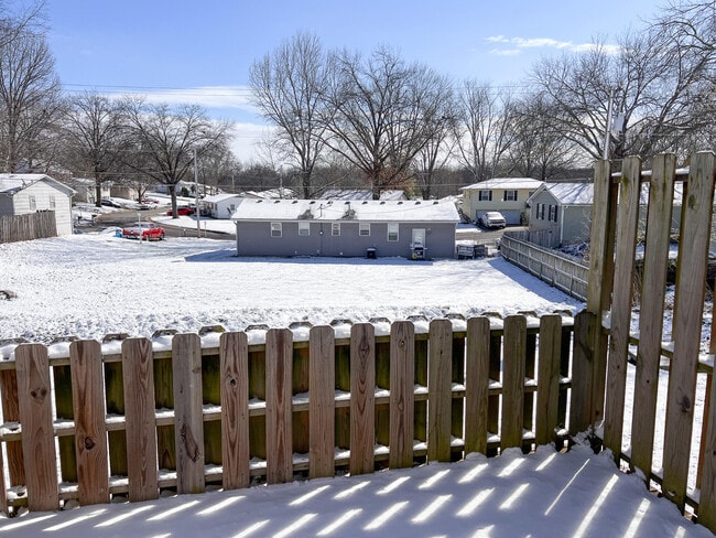 Building Photo - 1234 Evergreen Cir