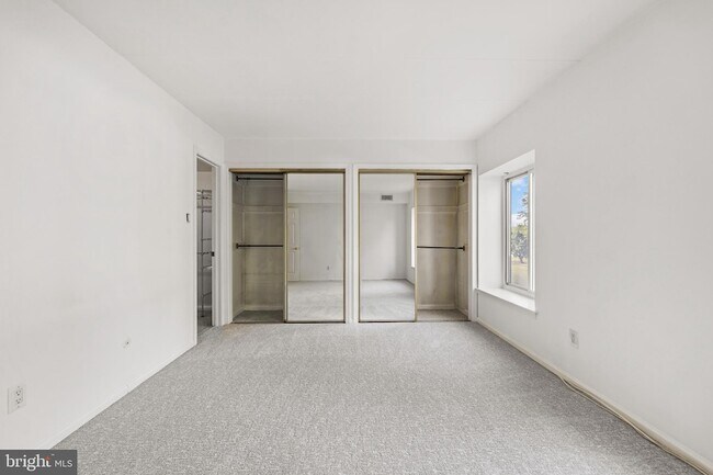 Building Photo - 81 Oakridge Dr