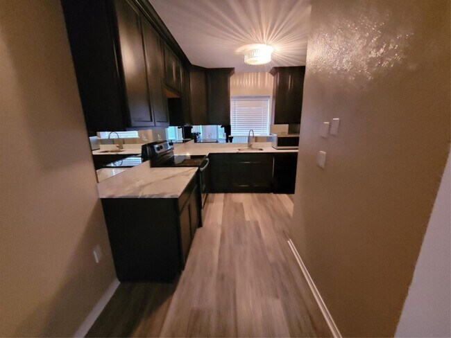 Building Photo - 15221 Berry Trail