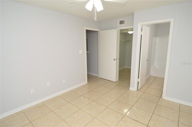 Building Photo - 8643 Mallard Reserve Dr