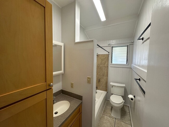 Building Photo - 3907 Keanu St