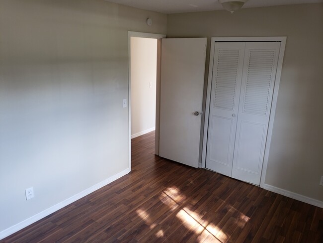 Building Photo - 2904 Foxdale Dr