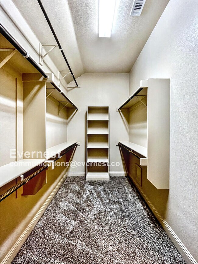 Building Photo - 16709 Stillhouse Hollow Ct