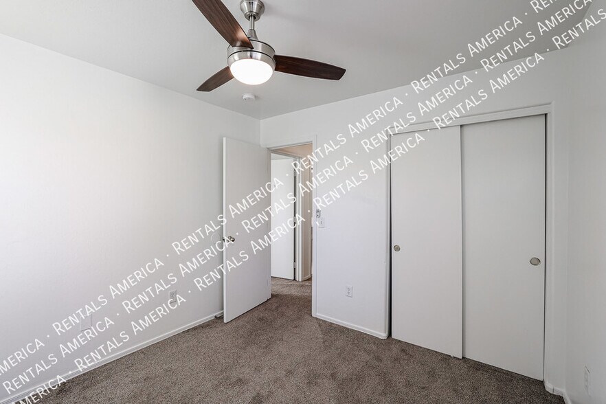 Building Photo - 4022 W Carter Rd