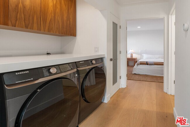 Building Photo - 4405 Costa De Oro