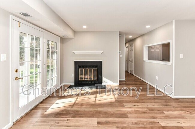 Building Photo - 8616 Shadwell Dr