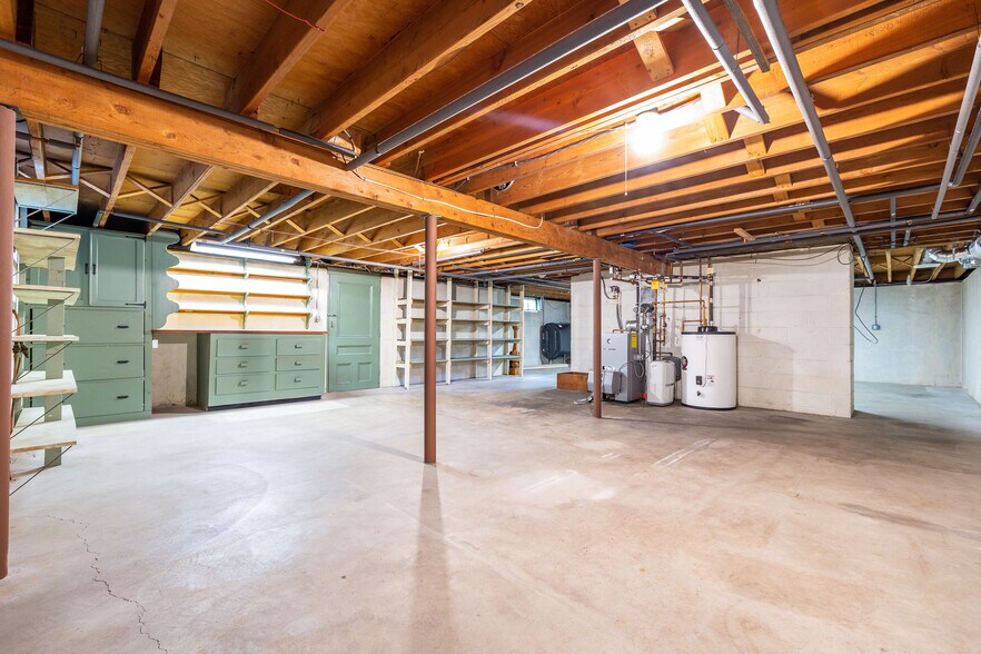 Building Photo - 171 Silver St