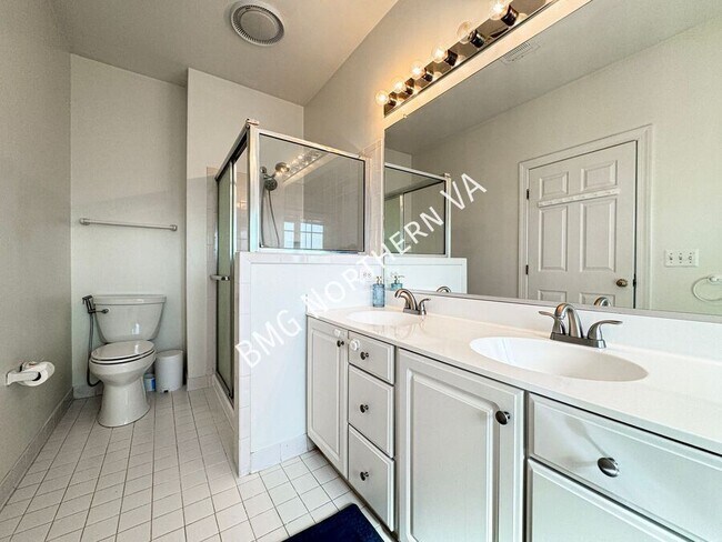 Building Photo - 43003 Golf View Dr