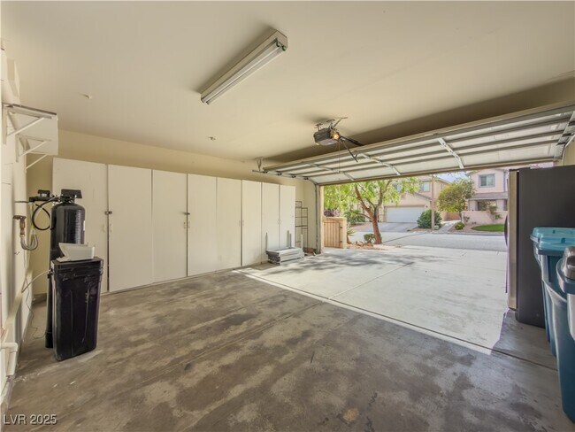 Building Photo - 3384 Jasmine Vine Ct