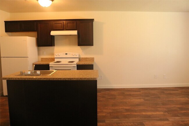 Building Photo - 10535 Mills Rd