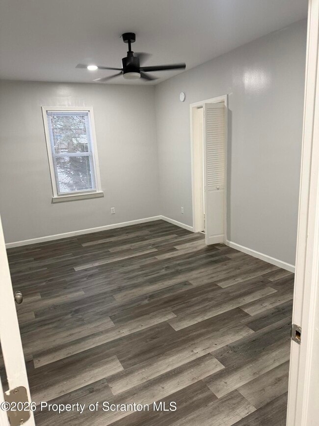 Building Photo - 539 E Pine St