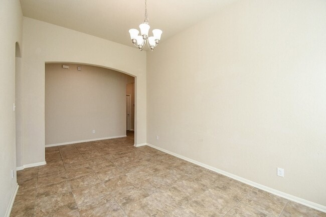 Building Photo - 4215 Mill Oak Dr
