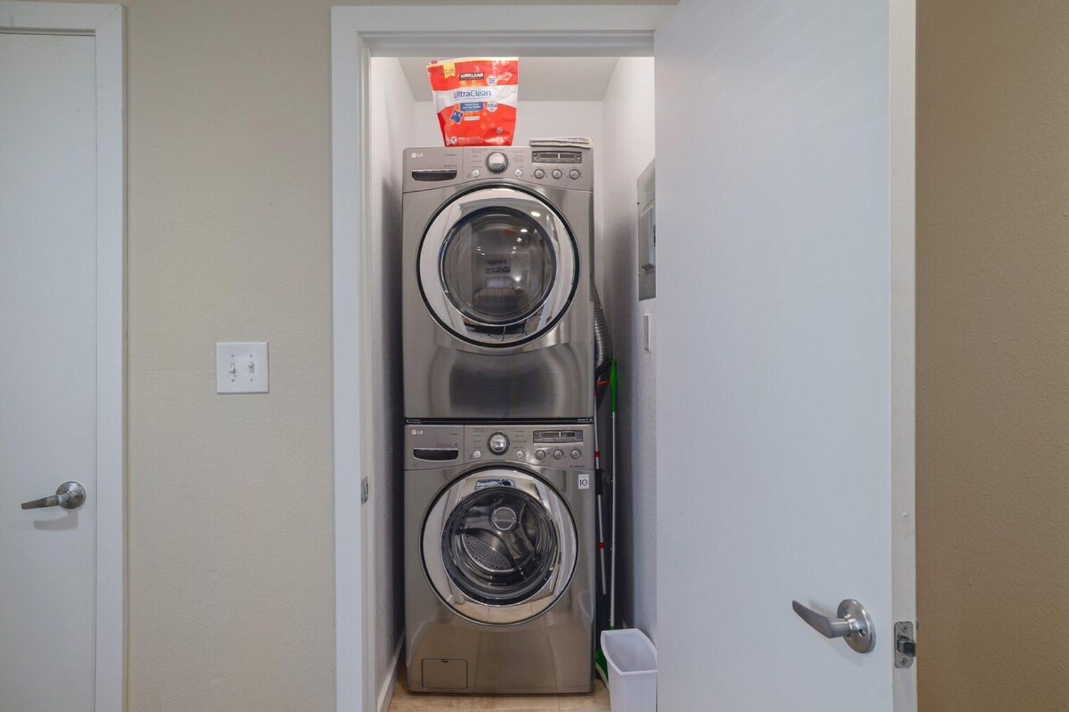 Building Photo - 1601A Southgate Cir