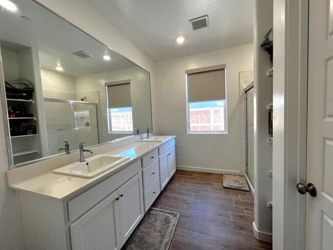 Building Photo - 3426 Brk Grv Ln