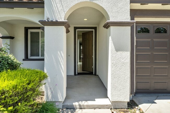 Building Photo - 10129 Bay Harbor Dr