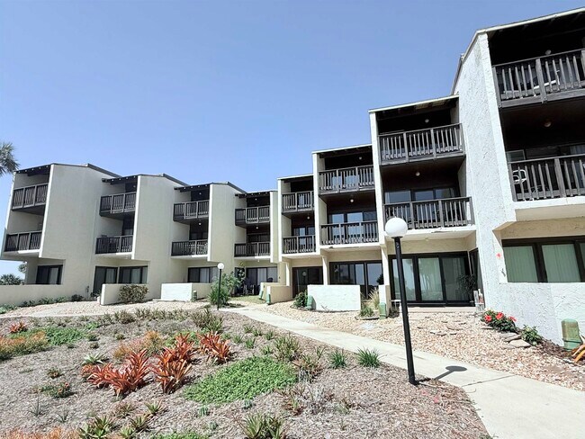 Building Photo - 5650 Jimmy Buffett Mem Hwy