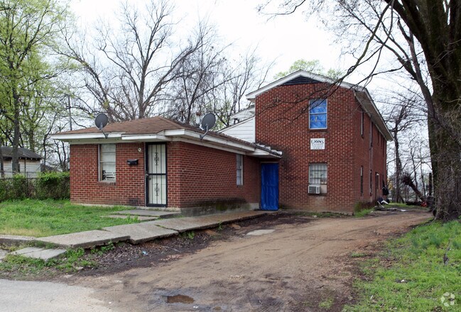Primary Photo - Lions Estate