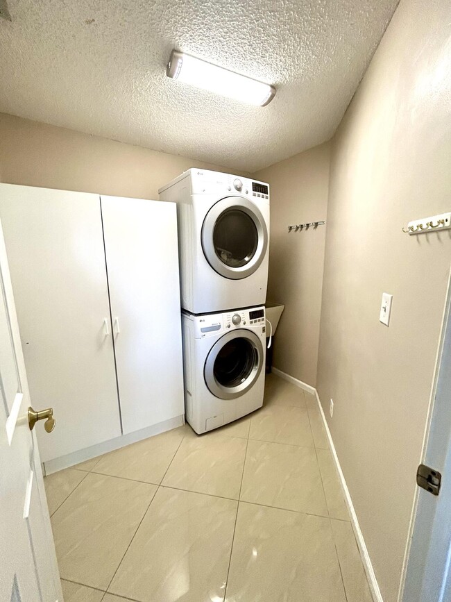 Building Photo - 53 Heather Cove Dr